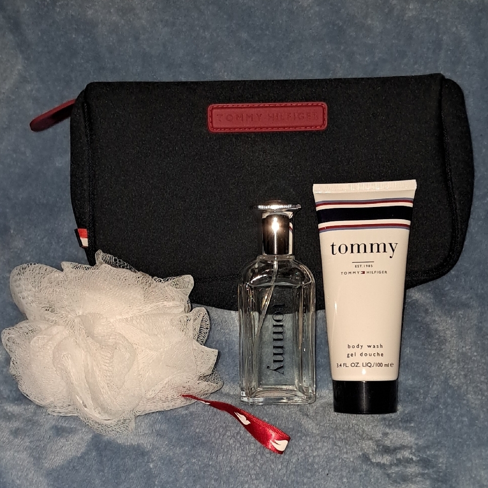 Tommy Hilfiger Black Toiletry Set